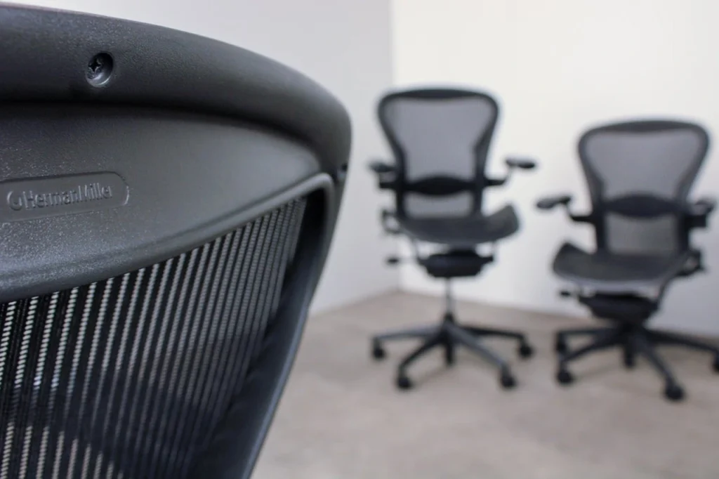 refurbished herman miller aeron office chair in los angeles