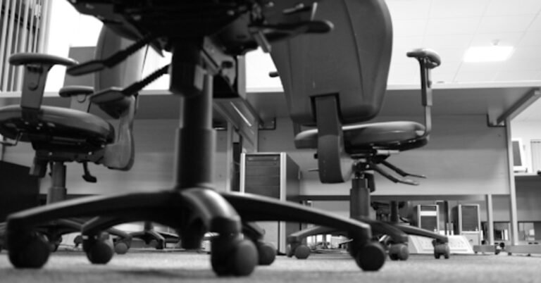 Types of Office Chairs That Are Worth Refurbishing